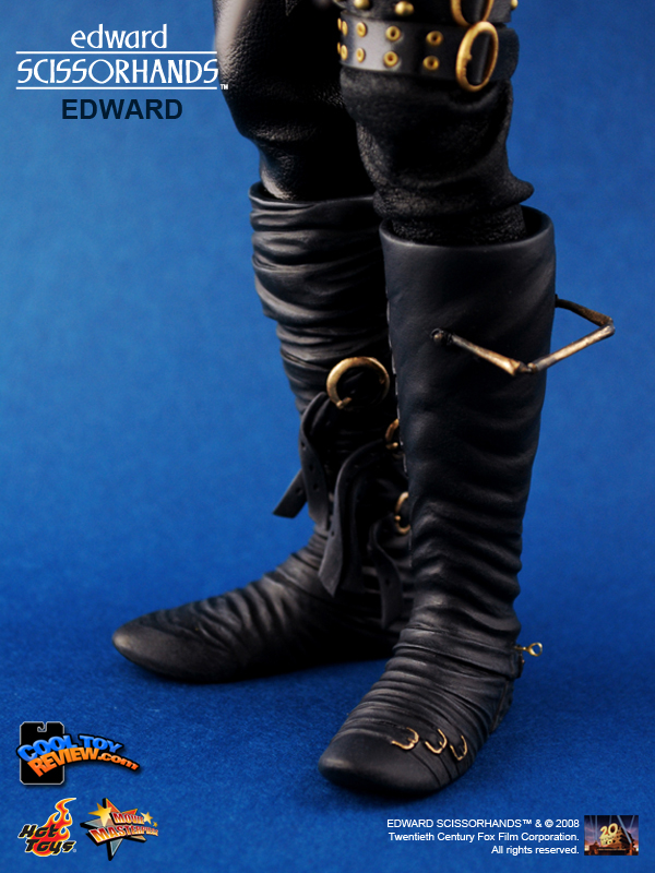 Edward Scissorhands 1/6 scale collectible figure by Hot Toys